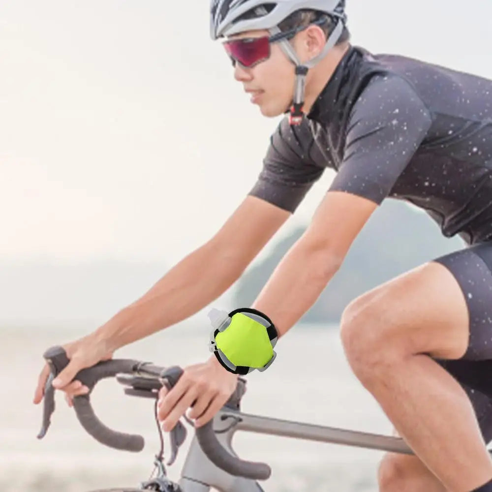 Botella de agua deportiva de silicona para correr, manos libres, plegable, a prueba de fugas